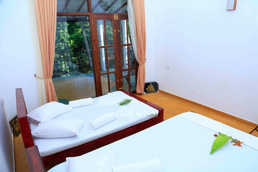 Basic Triple Room photo 1