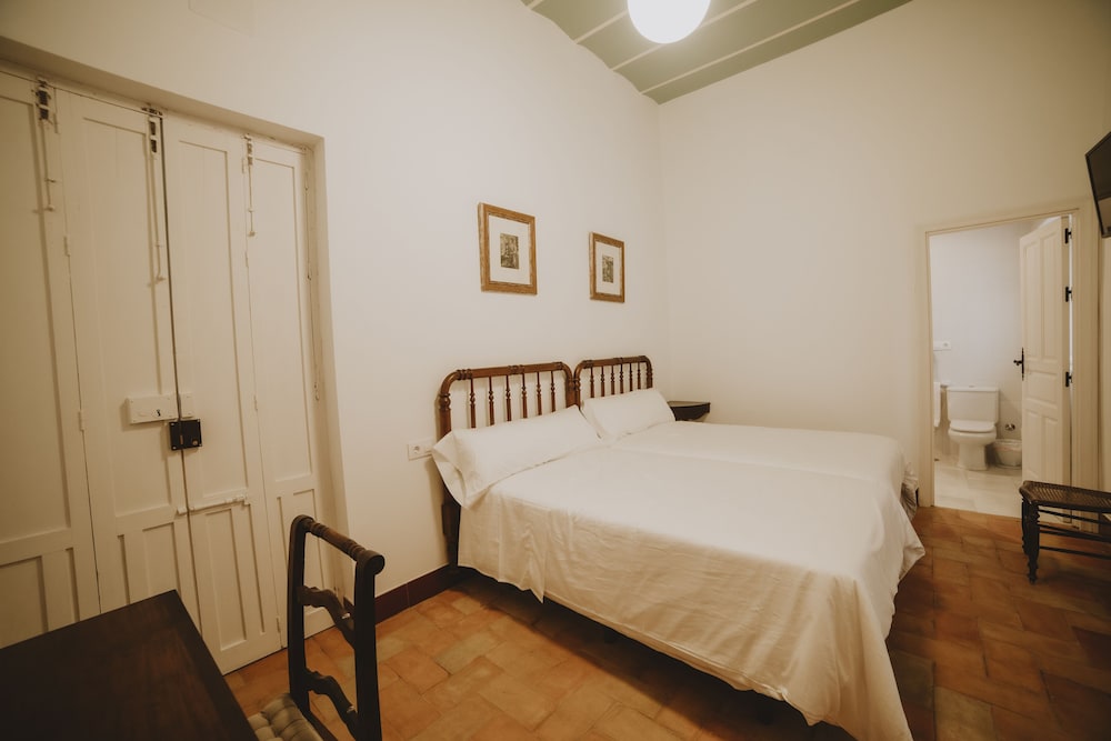 Classic Twin Room (Granada) photo 2