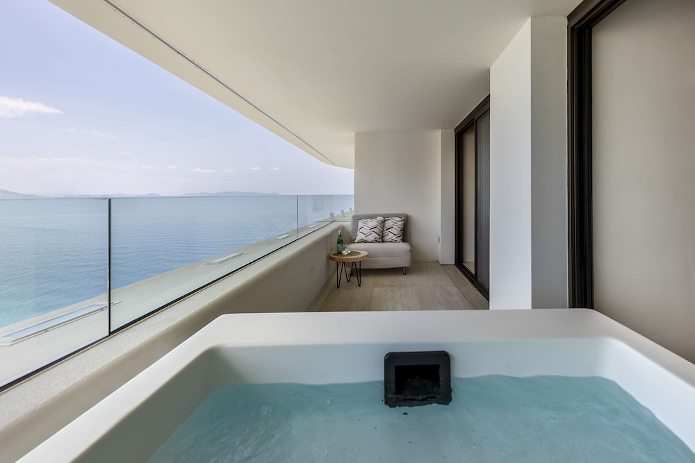 Presidential Suite, 1 King Bed (Isla)