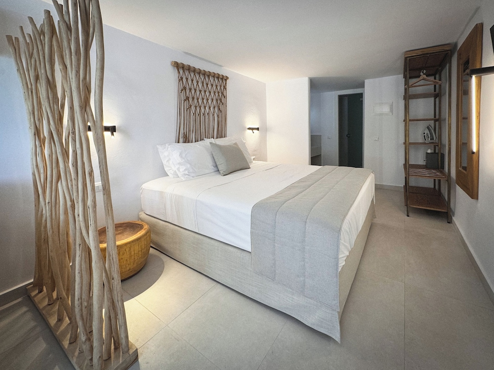 Signature Triple Room