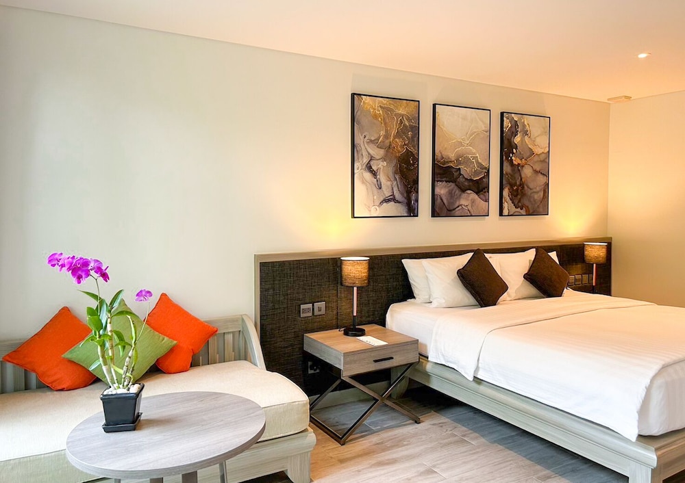 Paradox Courtyard Room - Photo 3