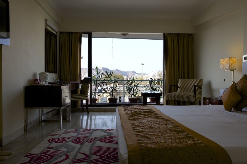 Executive Room - Photo 4