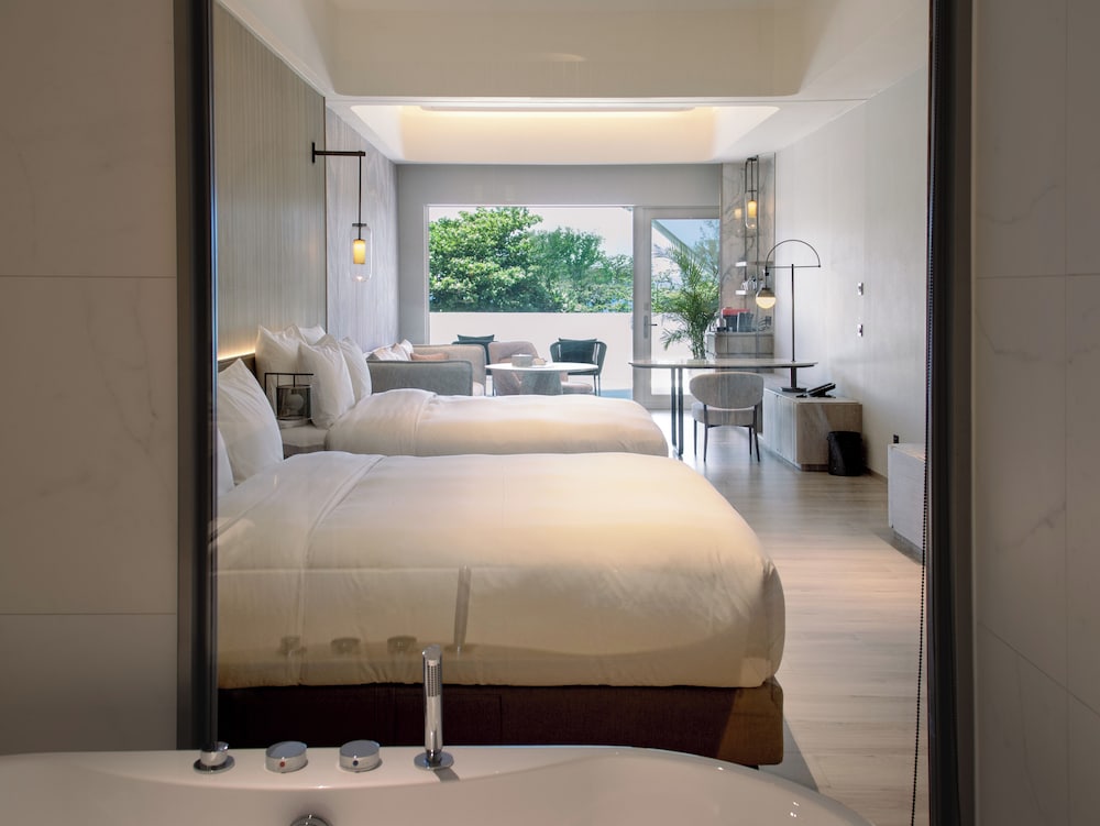 Executive Quadruple Room, Balcony