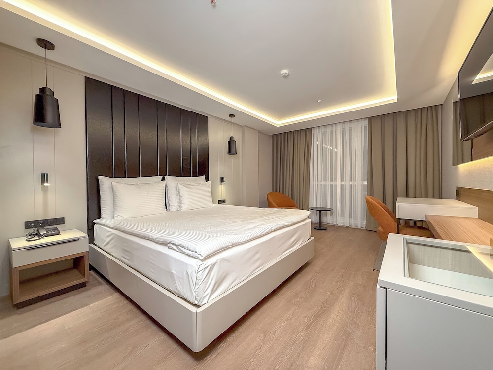 Deluxe Double Room, City View