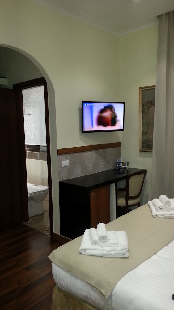Classic Double Room Single Use photo 1