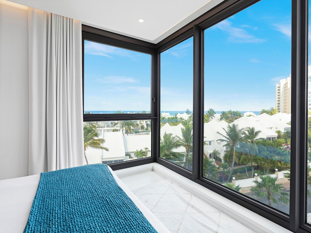Deluxe Condo, 3 Bedrooms, Balcony, Beach View