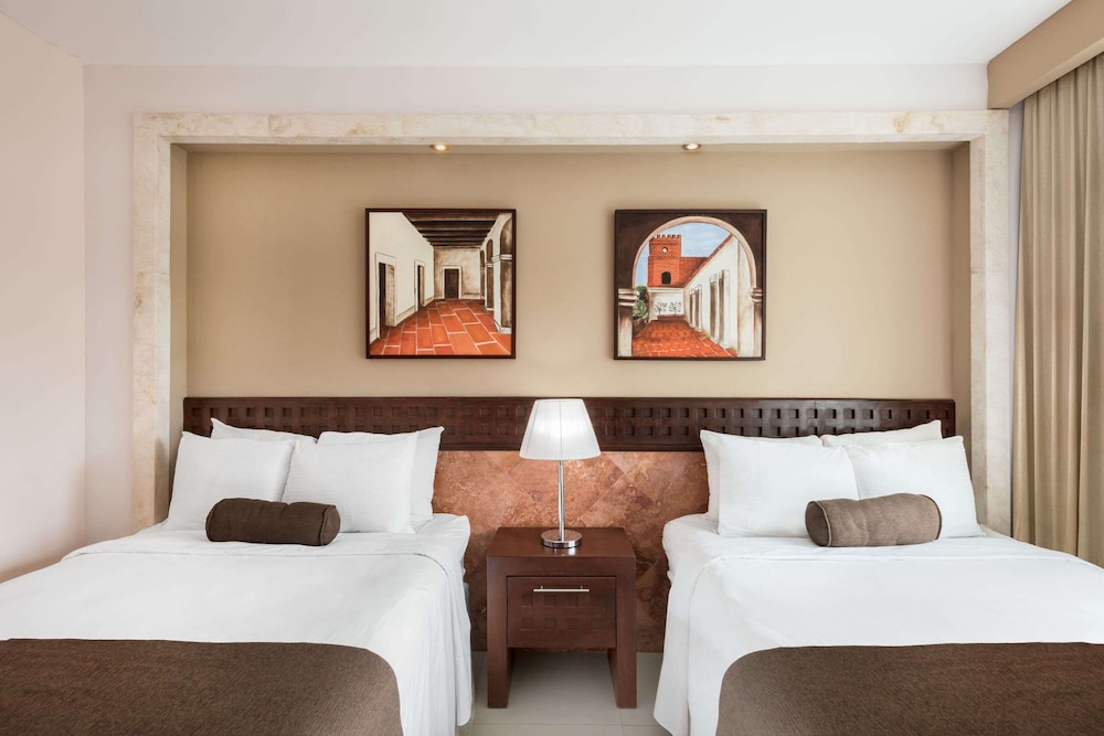 Standard Room, 2 Queen Beds photo 1