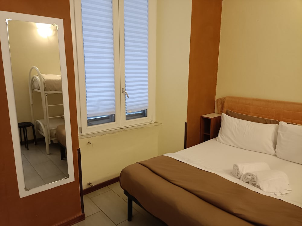 Economy Quadruple Room photo 2