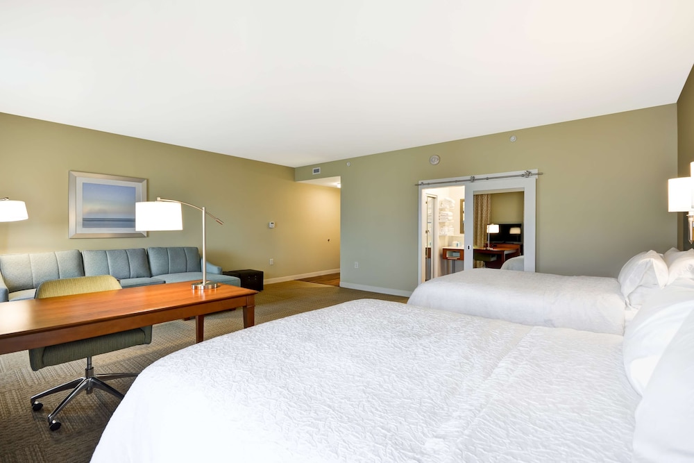 Studio, 2 Queen Beds, Non Smoking, Refrigerator & Microwave (w/ wetbar) - Photo 2