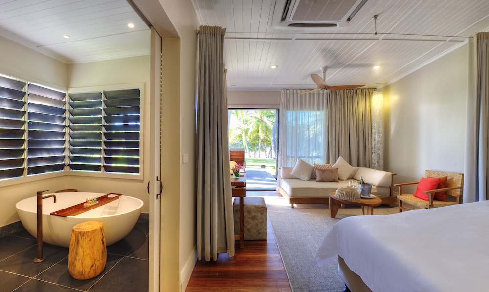 Beachfront Villa - Photo 1