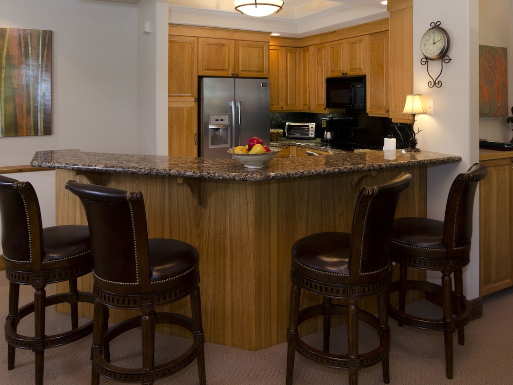 Condo, 4 Bedrooms, Mountain View (3.5 Bathrooms) photo 2