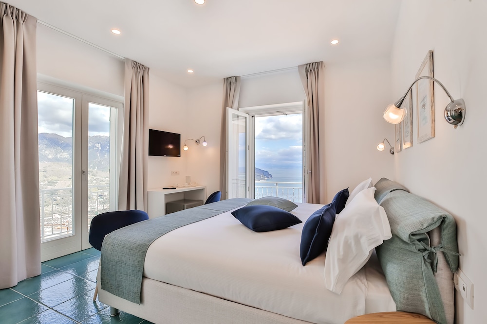 Romantic Studio Suite, Sea View photo 1