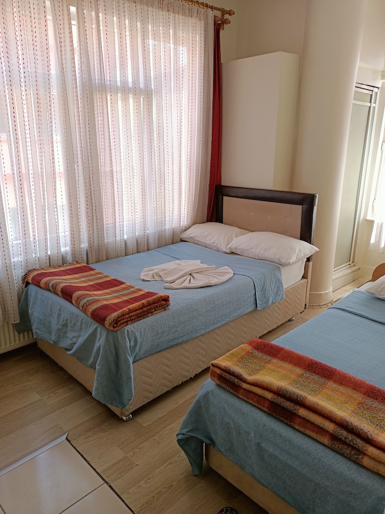 Basic Twin Room photo 2