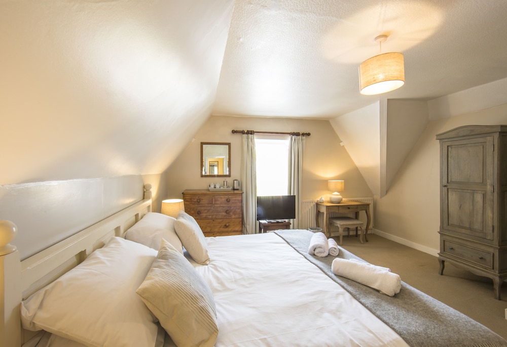 Superior Double Room, Ensuite - Photo 2
