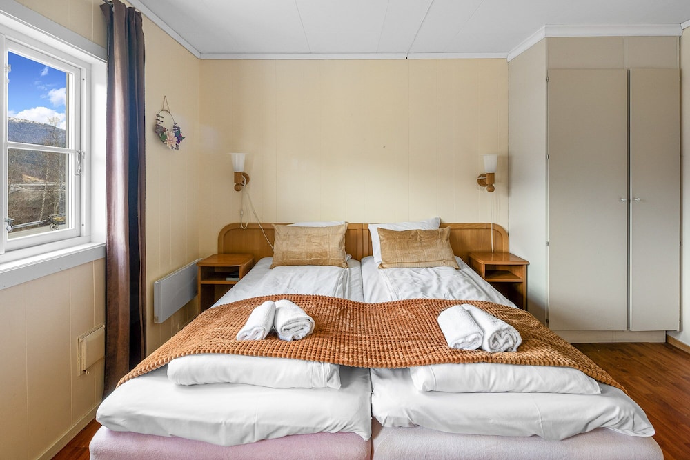 Comfort Triple Room, 1 Bedroom, Mountain View photo 3