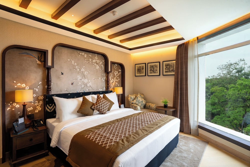 Deluxe Room, 1 King Bed photo 2