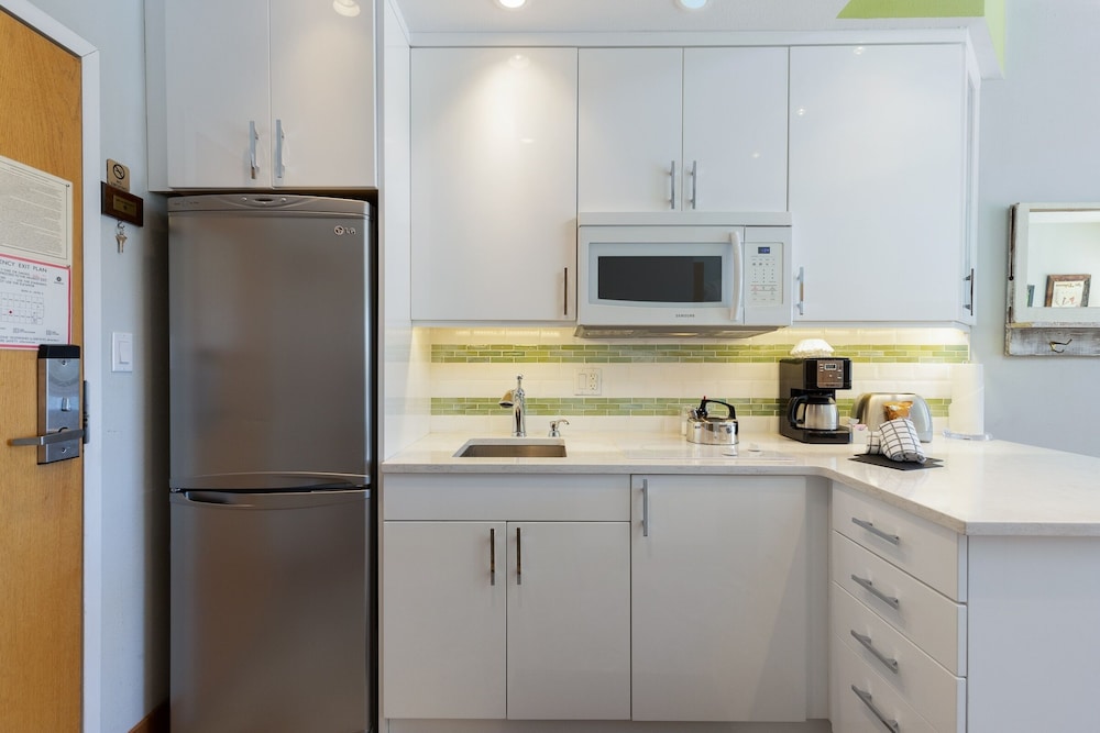 Studio - Photo 8