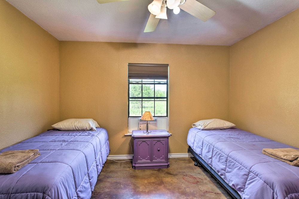 House (2 Bedrooms) photo 2
