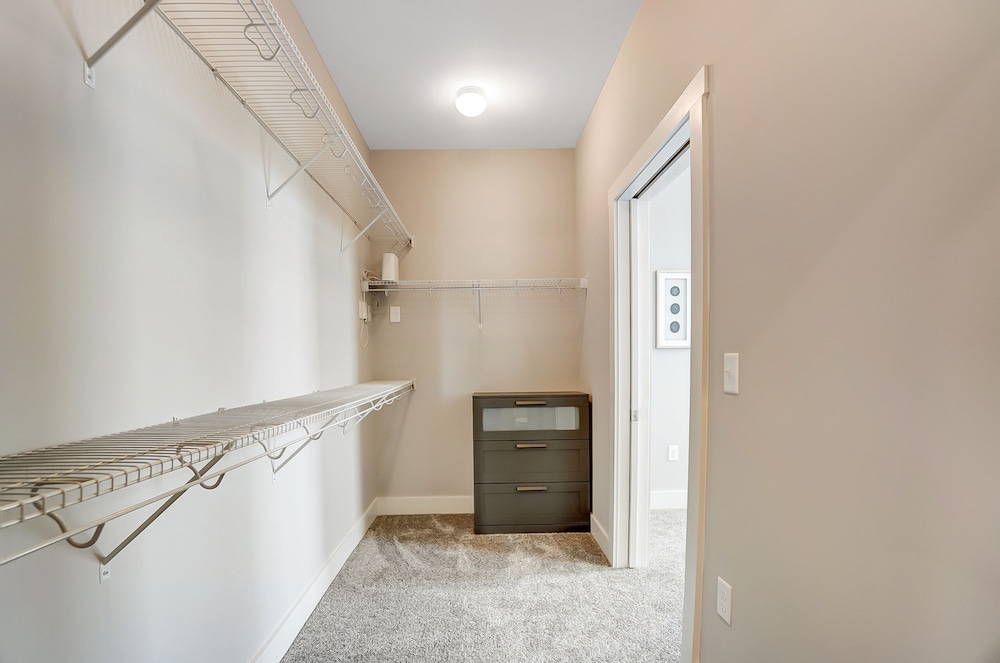 Opulent Corner 2BR Near OSU w Garage Parking, Zdjęcie 12