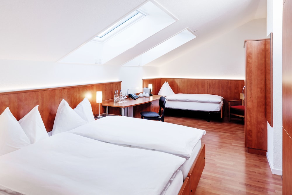 Standard Triple Room - Photo 1