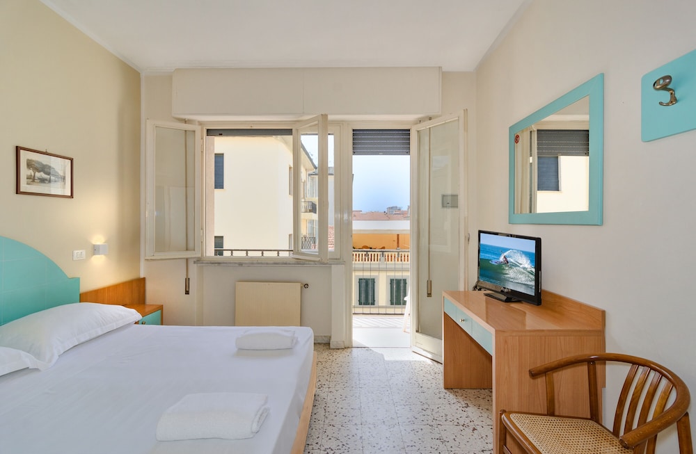 Quadruple Room, Balcony photo 3