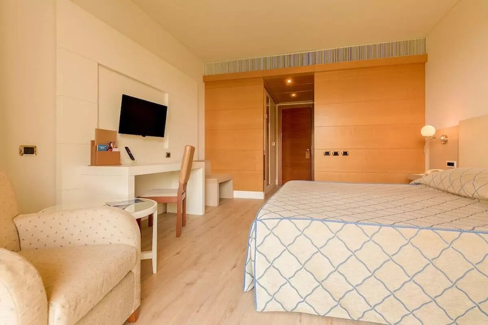 Double Room, Balcony, Pool View
