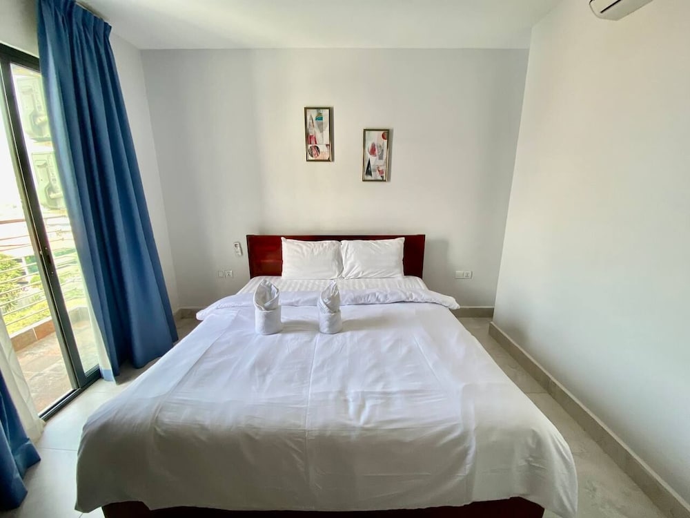 One Bed with Balcony photo 1