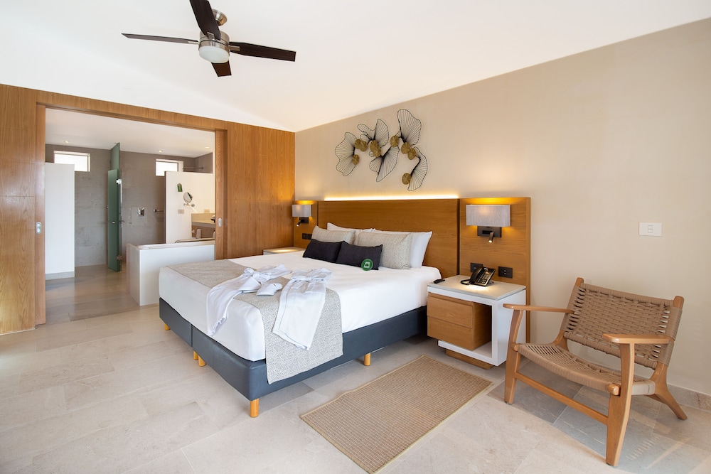 Suite Premium Ocean Front photo 2