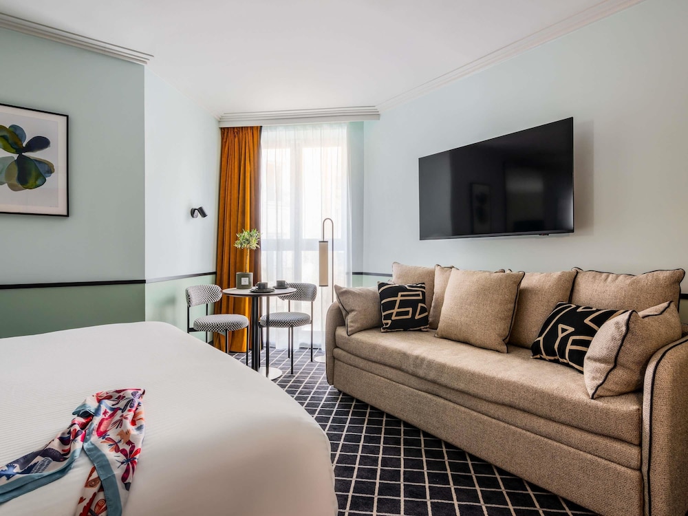 Deluxe Room, 1 Double Bed with Sofa bed, Accessible photo 2