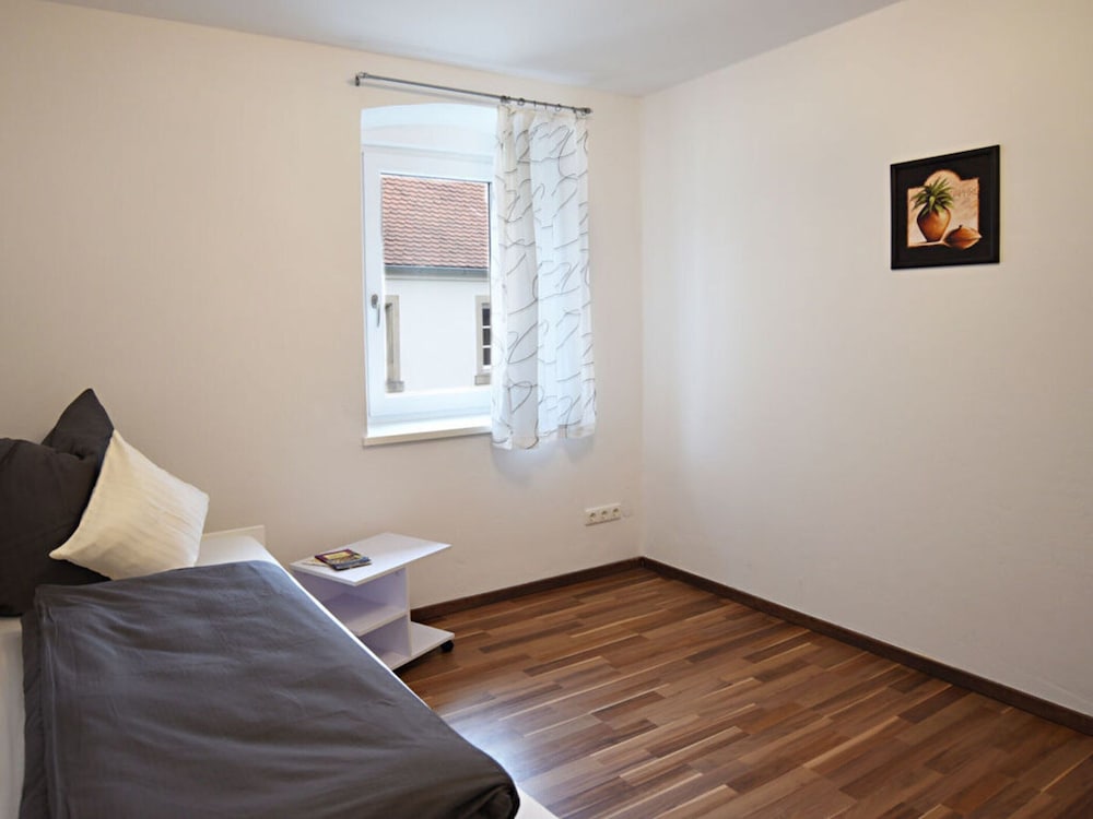 Apartment photo 2