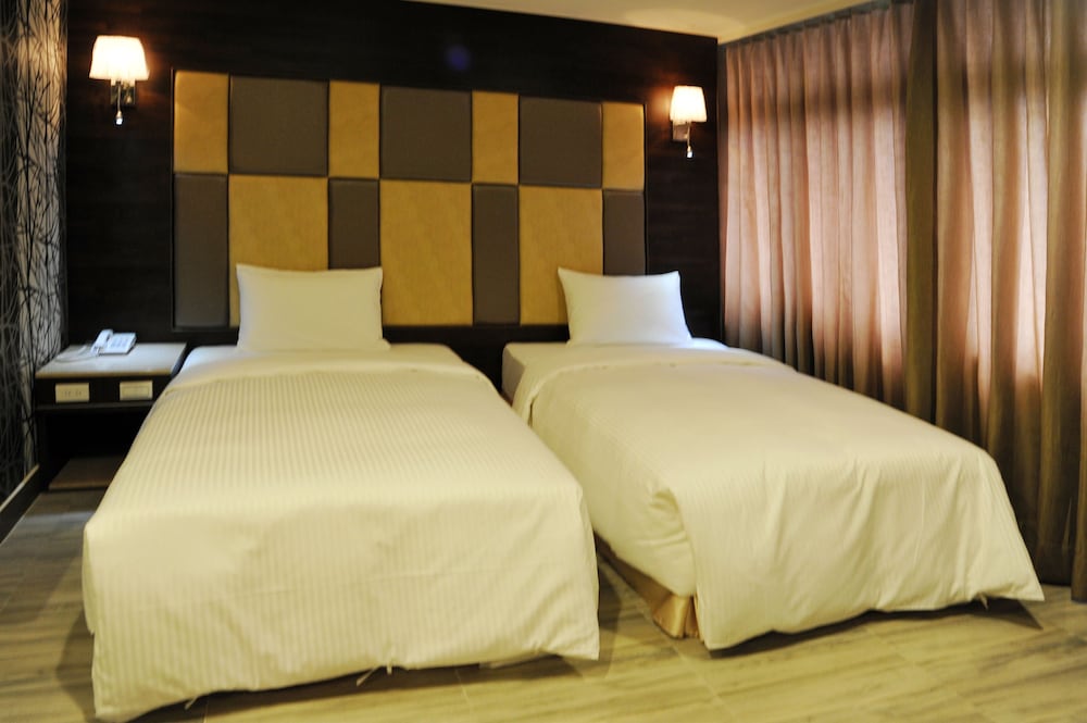 Deluxe Twin Room photo 3
