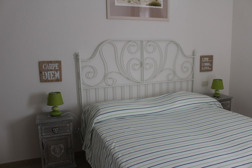 Double Room, 1 Queen Bed, Non Smoking, Garden View photo 1