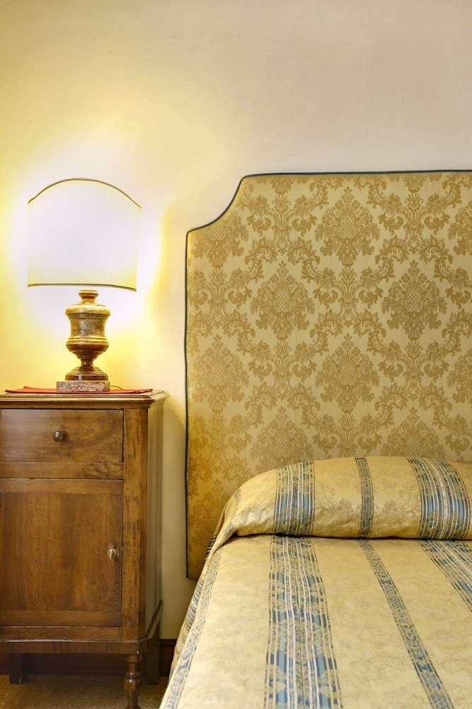 Standard Double or Twin Room photo 2