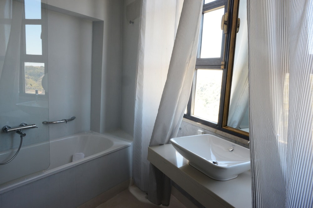 Superior Suite - Photo 7