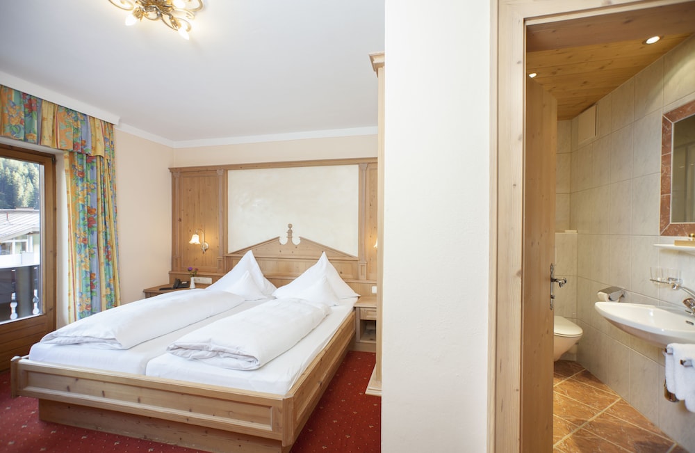 Classic Double Room - Photo 13