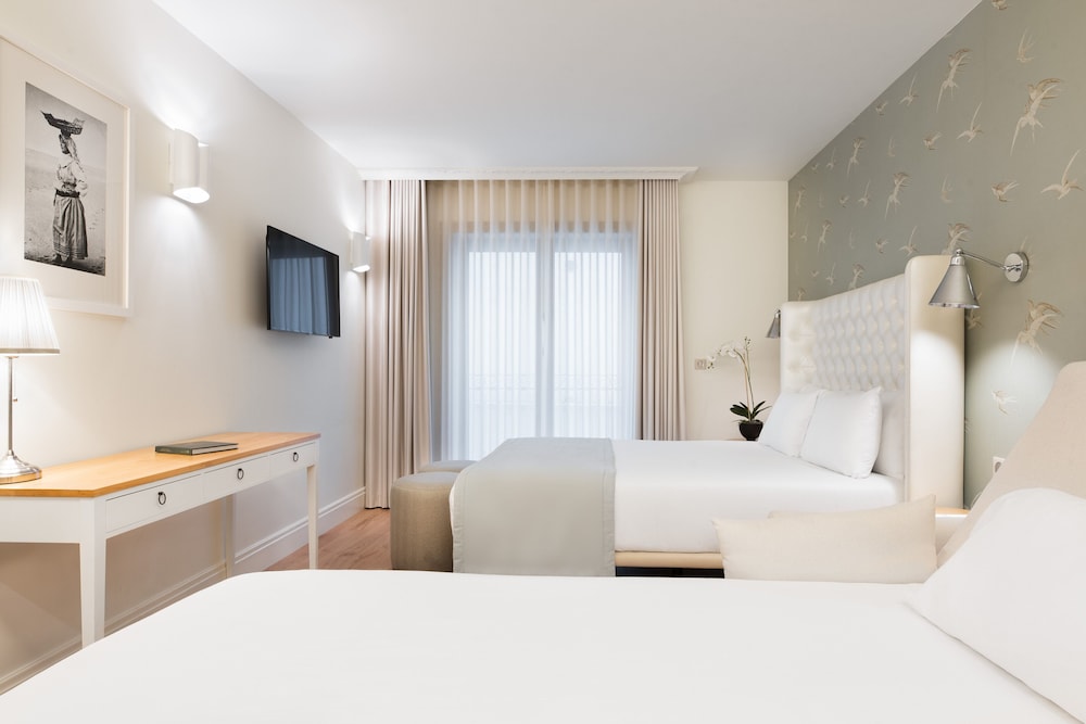 Superior Double Room (Sofabed | 1 Child)