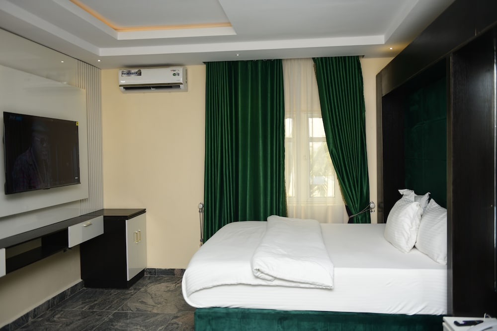 Basic Double Room photo 2