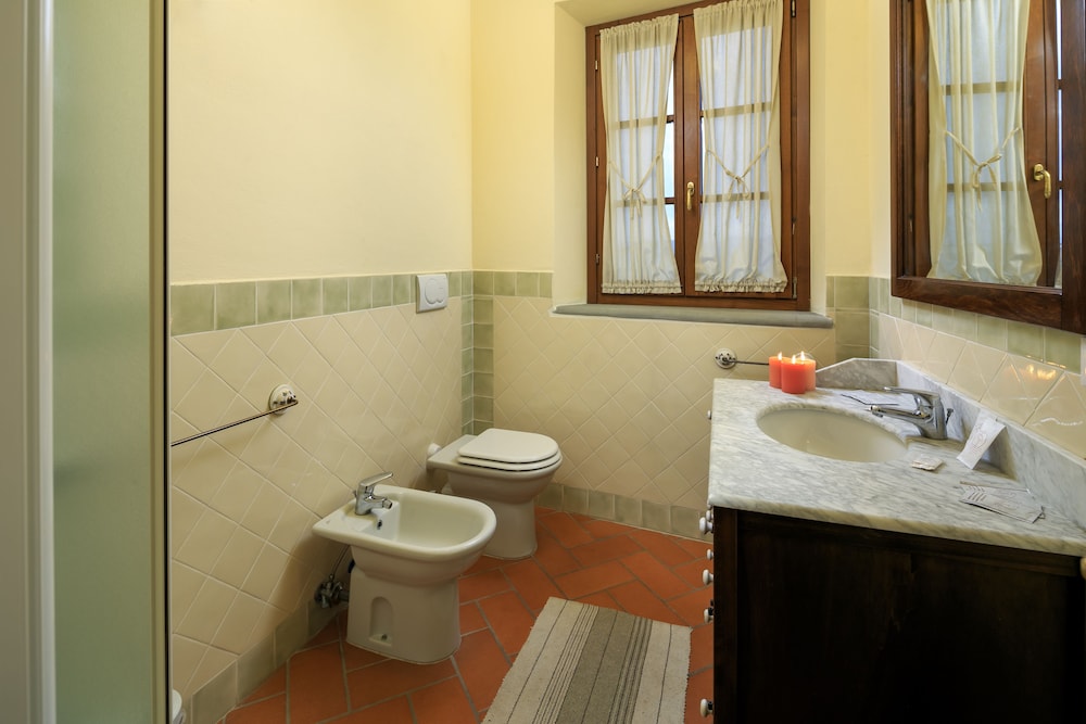Family Apartment, 2 Bedrooms (LARGE) - Photo 13