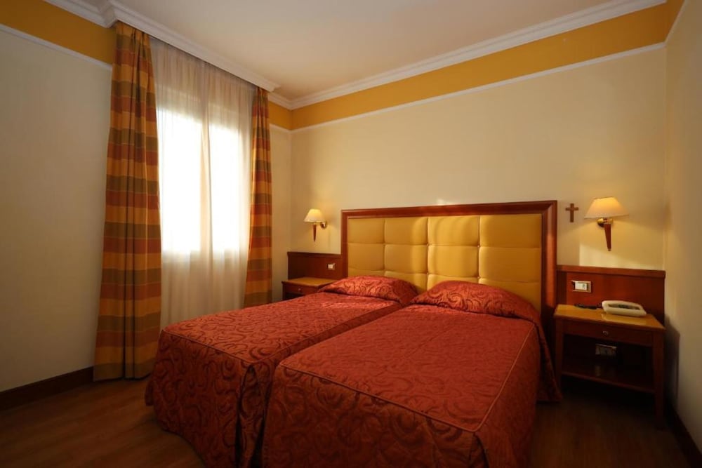 Classic Double or Twin Room - Photo 1