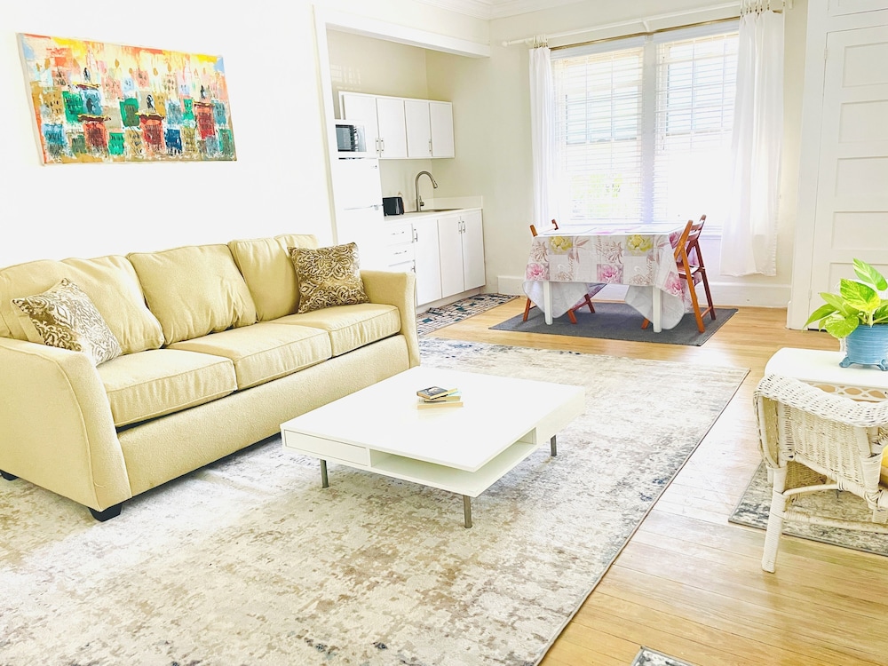 Classic Apartment photo 2