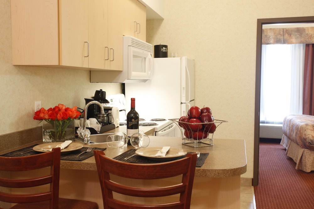 Deluxe Room, 1 King Bed With Sofa Bed, Kitchen