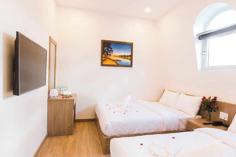 Family Room, City View