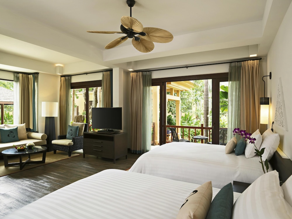 Junior Suite, 2 Queen Beds - Photo 2