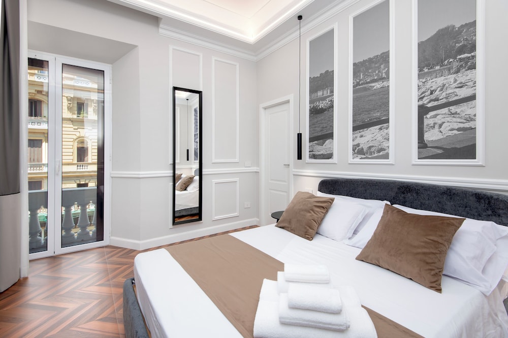 Exclusive Suite, 1 King Bed with Sofa bed, City View