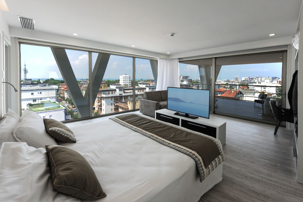 Deluxe Suite, Terrace, Partial Sea View photo 1