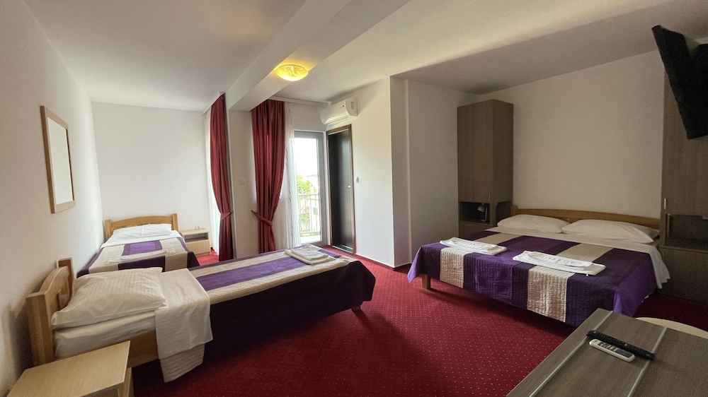 Quadruple Room photo 1