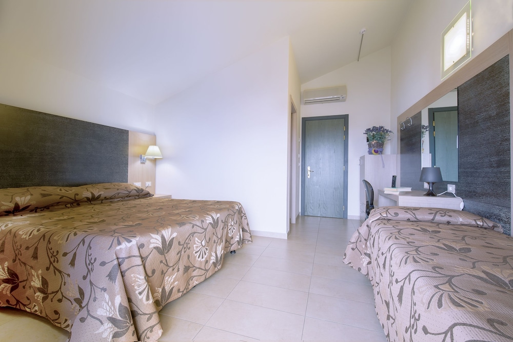 Triple Room, Terrace photo 2