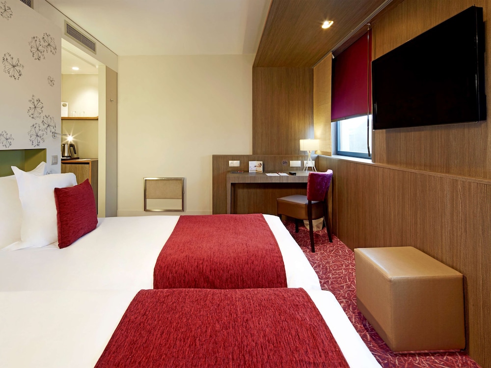 Standard Room, 2 Twin Beds, Bathtub - Photo 6