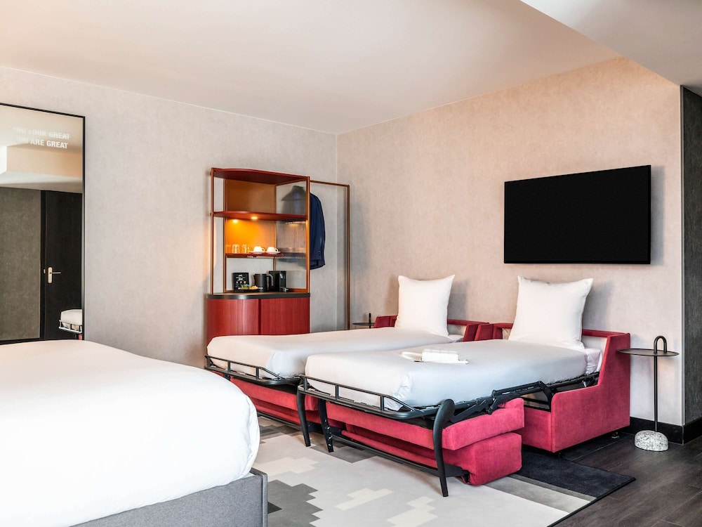 Deluxe Quadruple Room, 1 Double Bed with Sofa bed photo 3