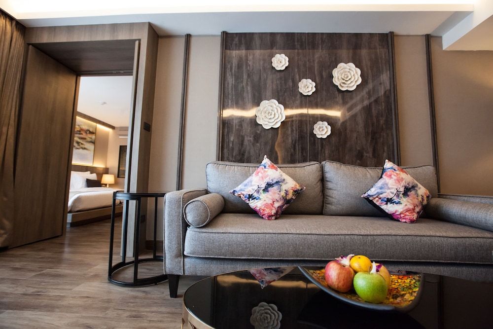 Suite Family Room photo 3